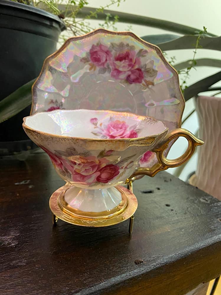Display a pretty tea cup perfectly!