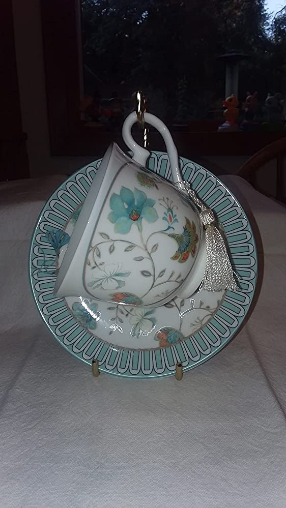 Show off that special tea cup and saucer!!